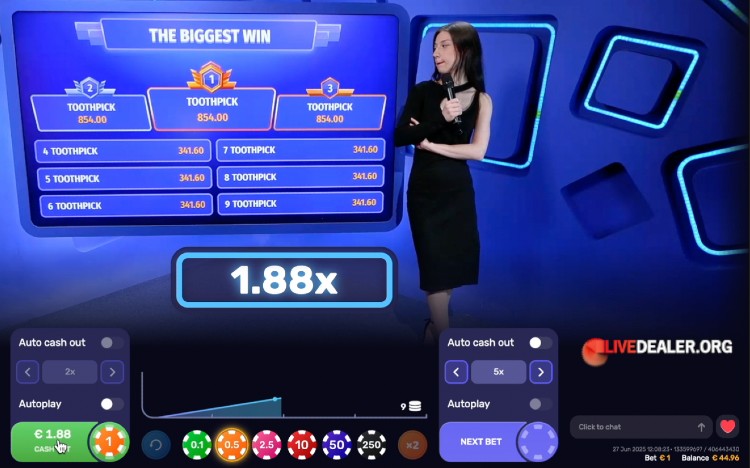 Iconic21 Crash Live holding