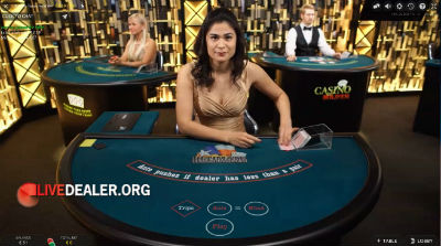 live poker at Roxy